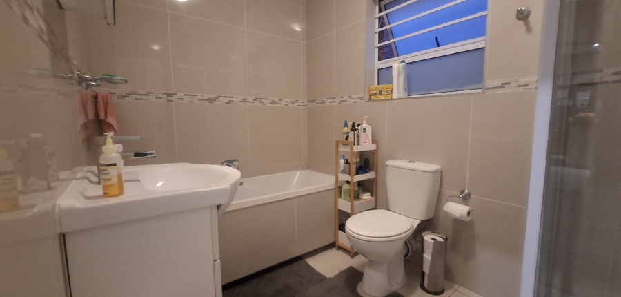 To Let 3 Bedroom Property for Rent in Beacon Bay Eastern Cape
